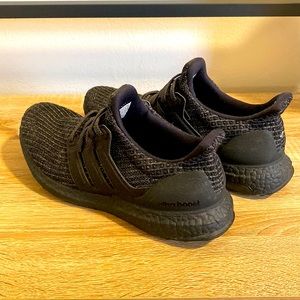 Adidas Ultra Boost MENS size 8 1/2 very lightly worn
